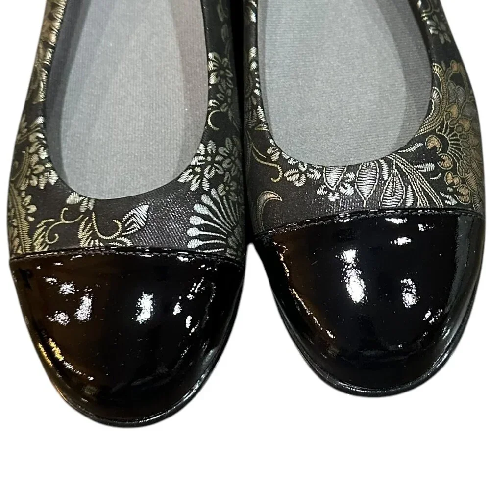 SAS Scenic‎ Ballet Flat Brocade Patent Leather Round Toe Slip On Size 10 N NEW